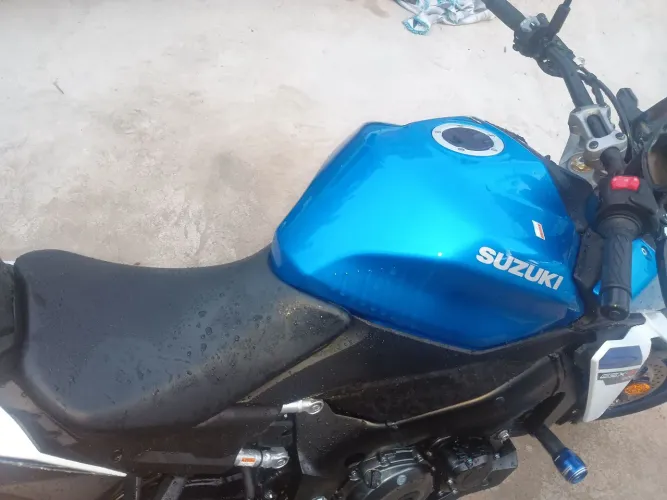 Vendo essa moto top de mais vil excelente moto