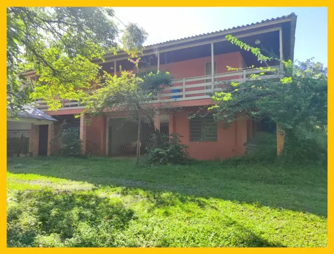 Vendo belíssimo sítio a 35 Km de Porto Alegre. Na RS 020, Parada 92.