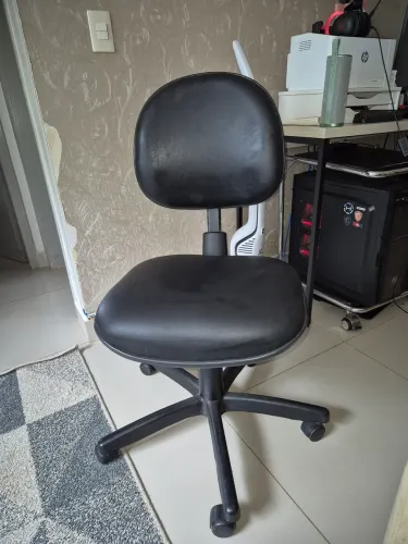 Cadeira de escritório giratória