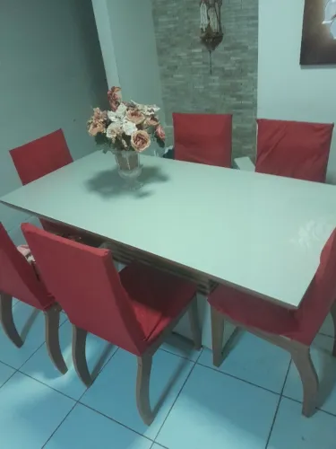 Mesa de jantar com 6 cadeiras