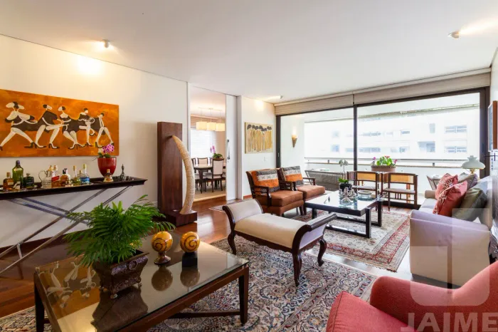 Elegância e exclusividade na charmosa Rua Bahia ? Higienópolis.