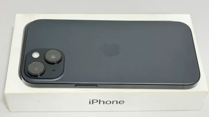 iPhone 15 128GB 