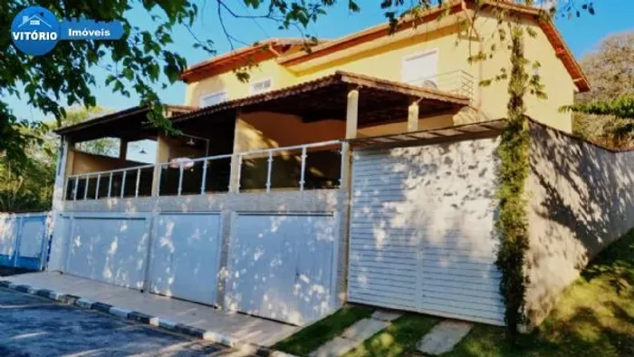 Casa á venda em Araçariguama !