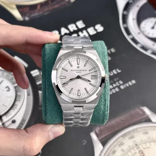Relógio Vacheron Constantin Overseas 4500V com Mostrador Prateado de 41mm