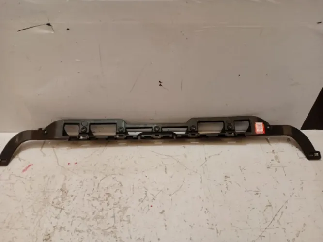 Guia Central Parachoque Traseiro Fiat Fastback Abarth 2023