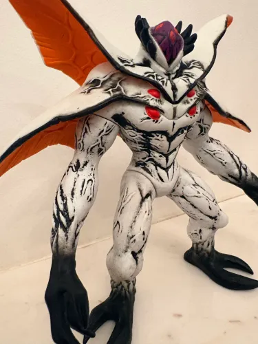 Boneco Highbreed (Soberano) Ben 10 Ultimate Alien - Bandai - 18 cm