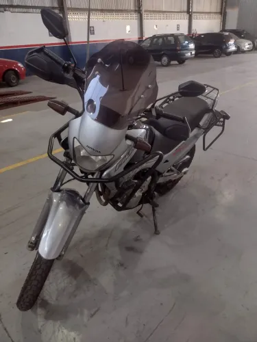 Vendo ou troco por carro maior v.