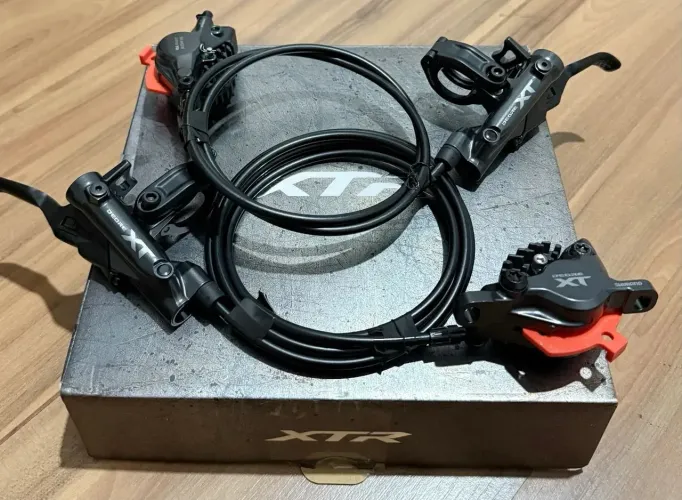Par De Freio Shimano Deore XT m8200