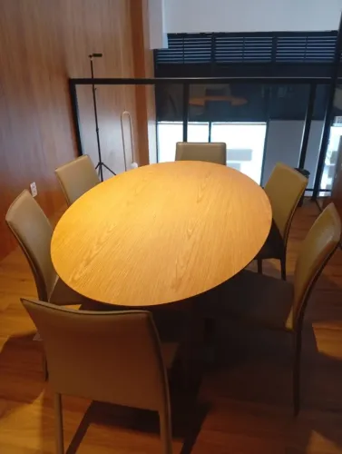Mesa de Reunião