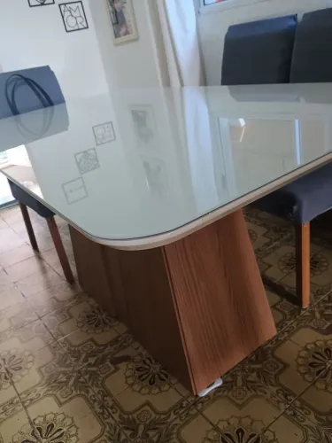 Mesa com 6 cadeiras