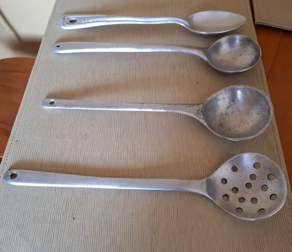 Kit de talheres em alumínio batido fundido 