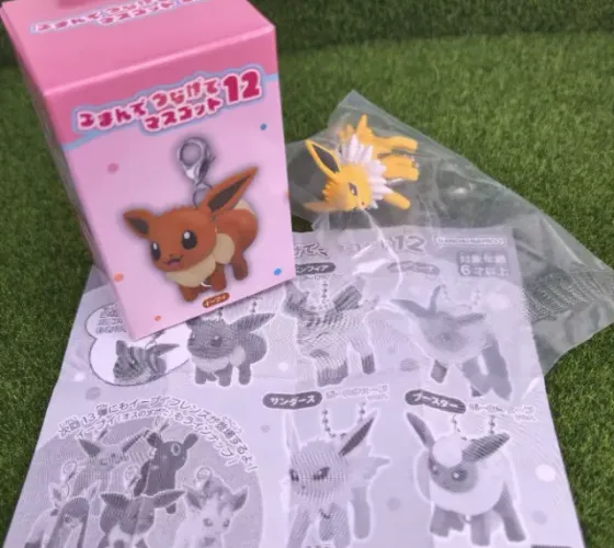 Caixa Surpresa Pokémon - Pingente Colecionável Eeveelutions