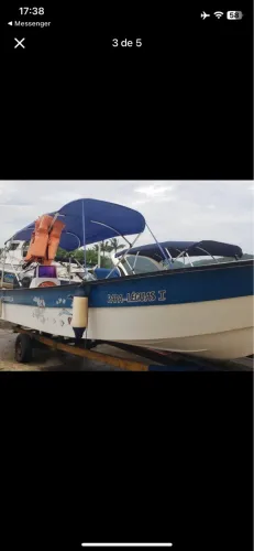Vendo essa embarcação super novo, motor funcionando perfeitamente