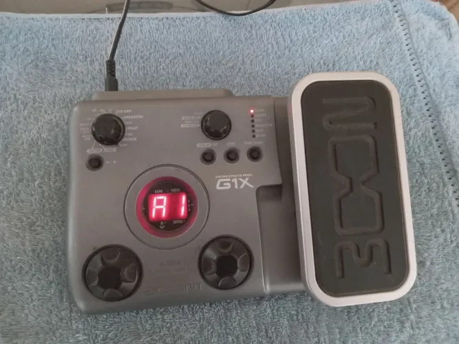 Vendo pedaleira Zoom G1 