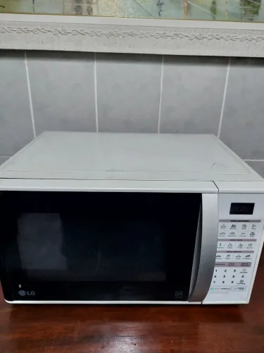 Microondas LG MS3052R