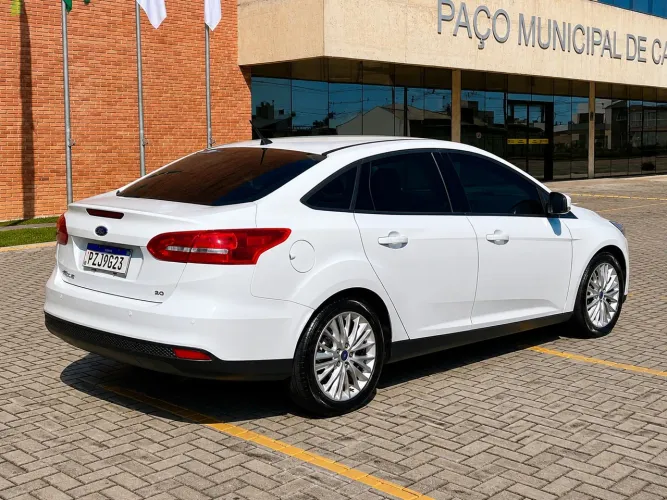 Ford Focus Fastback Se/se Plus 2.0 Flex Aut. 2017