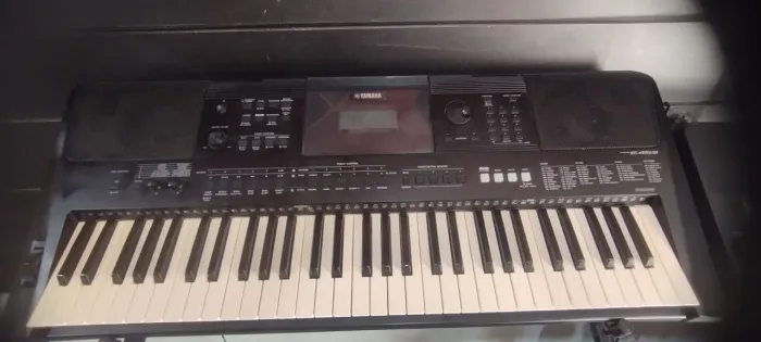 Teclado Yamaha PSR-E453