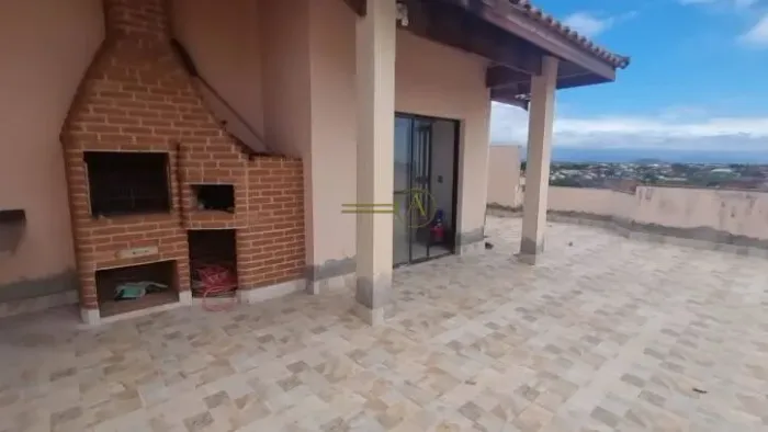 COBERTURA NO CENTRO COM VISTA MAR E MORRO - LADO LINHA