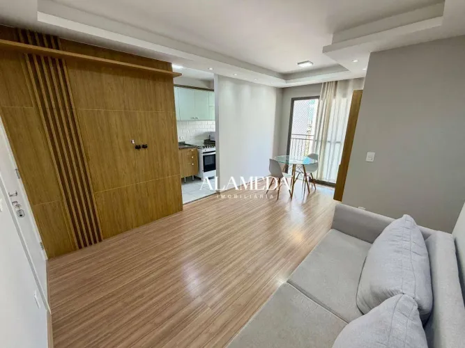 Apartamento com 2 Quartos com Armário na Cozinha Sacada com Churrasqueira para alugar, R$