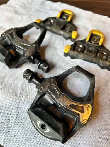 Pedal Shimano 105 com NF