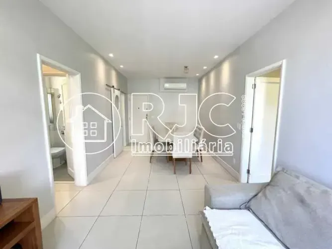 Imóvel para venda possui 87 metros quadrados com 3 quartos em Tijuca - Rio de Janeiro - RJ