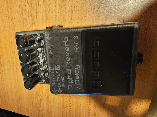 Pedal Boss RV3 Reverb/Delay