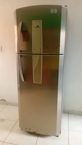 Geladeira com defeito