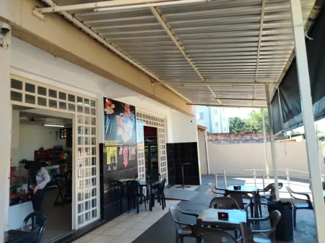 Excelente Sobrado Comercial - Em Funcionamento comercial a mais de 20 anos.