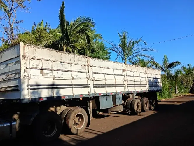Vende-se carreta Guerra.