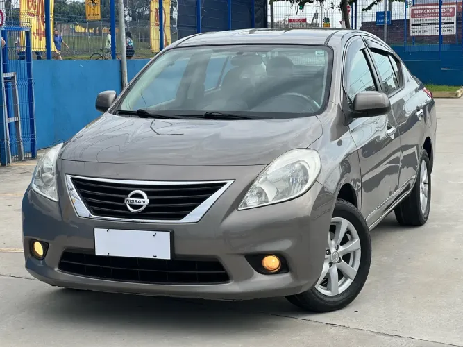 Nissan Versa SL 1.6 16V Flex Fuel 4P Mec. 2012