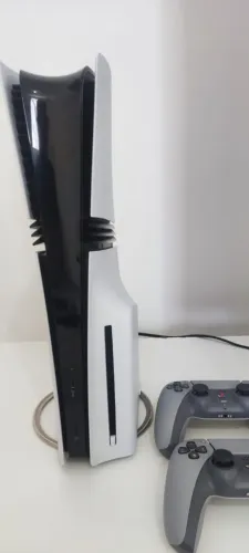 Ps5 PRO 2 controles 30 anos + jogos exclusivos