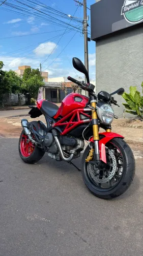 DUCATI MONSTER 796