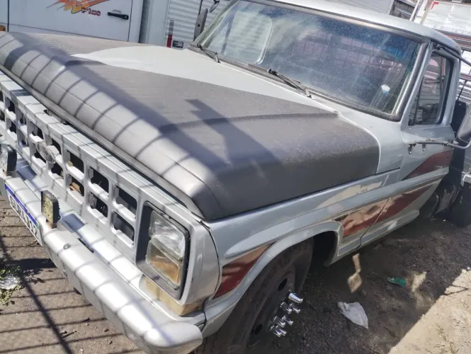 FORD F-4000 Carroceria de madeira motor MWM