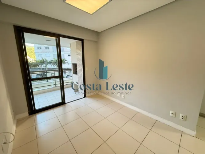 Excelente apartamento de 2 dormitórios com suíte em condomínio completo no Itacorubi