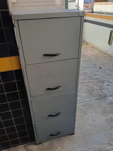 ? ARMÁRIO PARA ESCRITÓRIO À VENDA