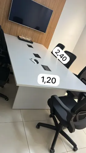 Mesa para sala de reuniões