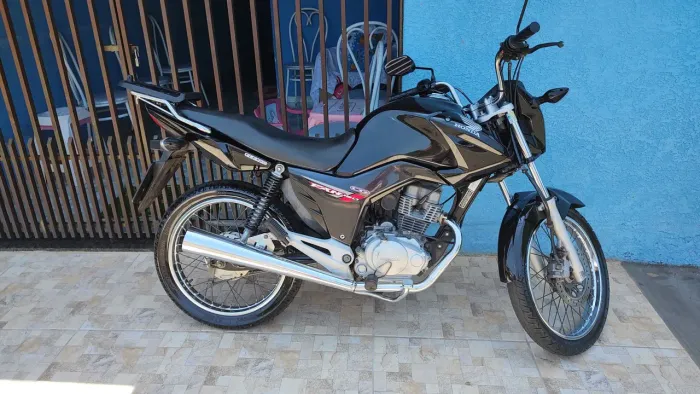 Vendo Honda CG 150 2014 bem cuidada