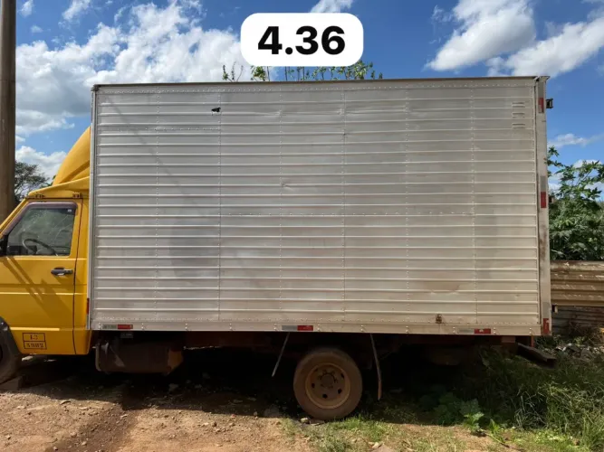 Baú 4.36 por 2.22
