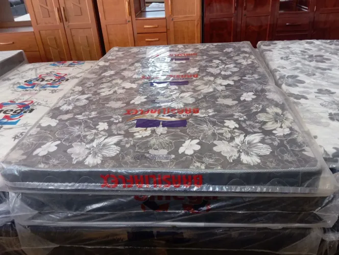 Colchão de casal novo 