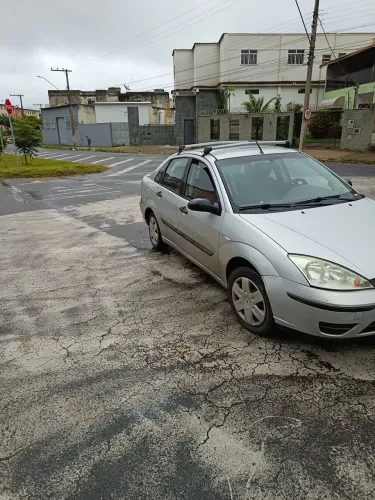 Ford Focus Sedan 1.6/1.6 Flex 8v/16v 4P Mec. 2005