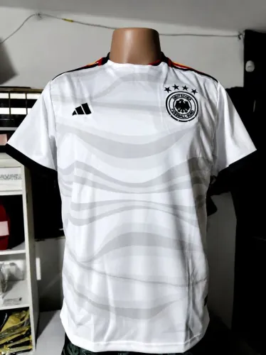 Camisa Branca da Alemanhã para usar no dia a dia