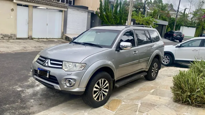 Mitsubishi Pajero Dakar HPE 3.2 4X4 T.I Dies 5P AUT 2015