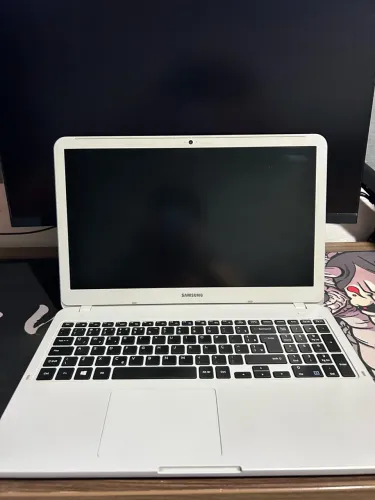 Notebook Samsung NP350XAA i3 4GB RAM HD 1TB + Carregador