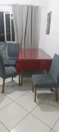 Vendo mesa 4 cadeiras com tampo de vidro nova