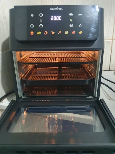 Airfryer 11 litros Digital - Britânia com bandeja coletora e luz interna Nova