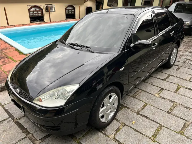 Ford Focus Sedan 1.6/1.6 Flex 8v/16v 4P Mec. 2004