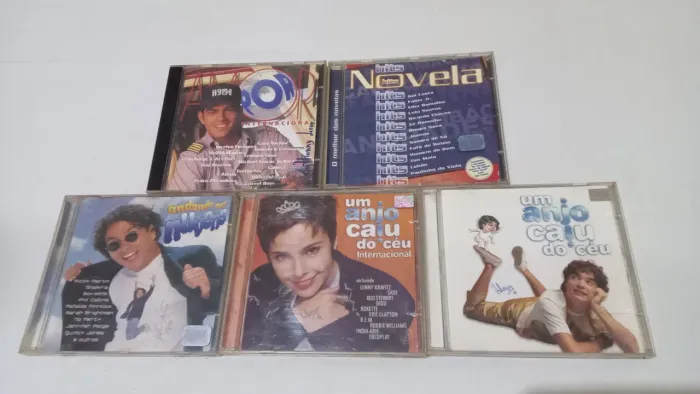 Cinco CDs originais de trilhas sonoras de novelas