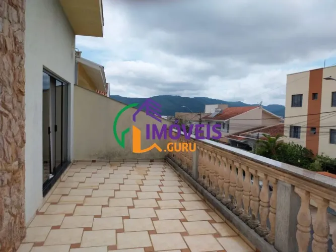 CASA ASSOBRADADA - SANTA ÂNGELA - MG