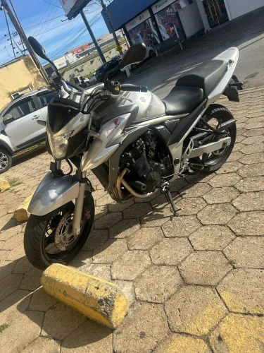 Bandit equipada melhor que hornet ou XJ