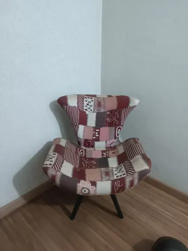 Poltrona retrô em tecido patcwork